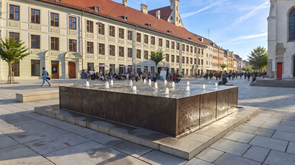 AndDe14's tweet photo. Wasserfontänen, Architektur und städtisches Leben: der Stadtbrunnen aus „(Trockene) Wasserquellen in Freising“. Download: 3 €. Poster: ab 10,90 €.
https://t.co/tcKNmRgABW
#Freising #Stadtbrunnen #QuotesToArt https://t.co/IzafO5evvd