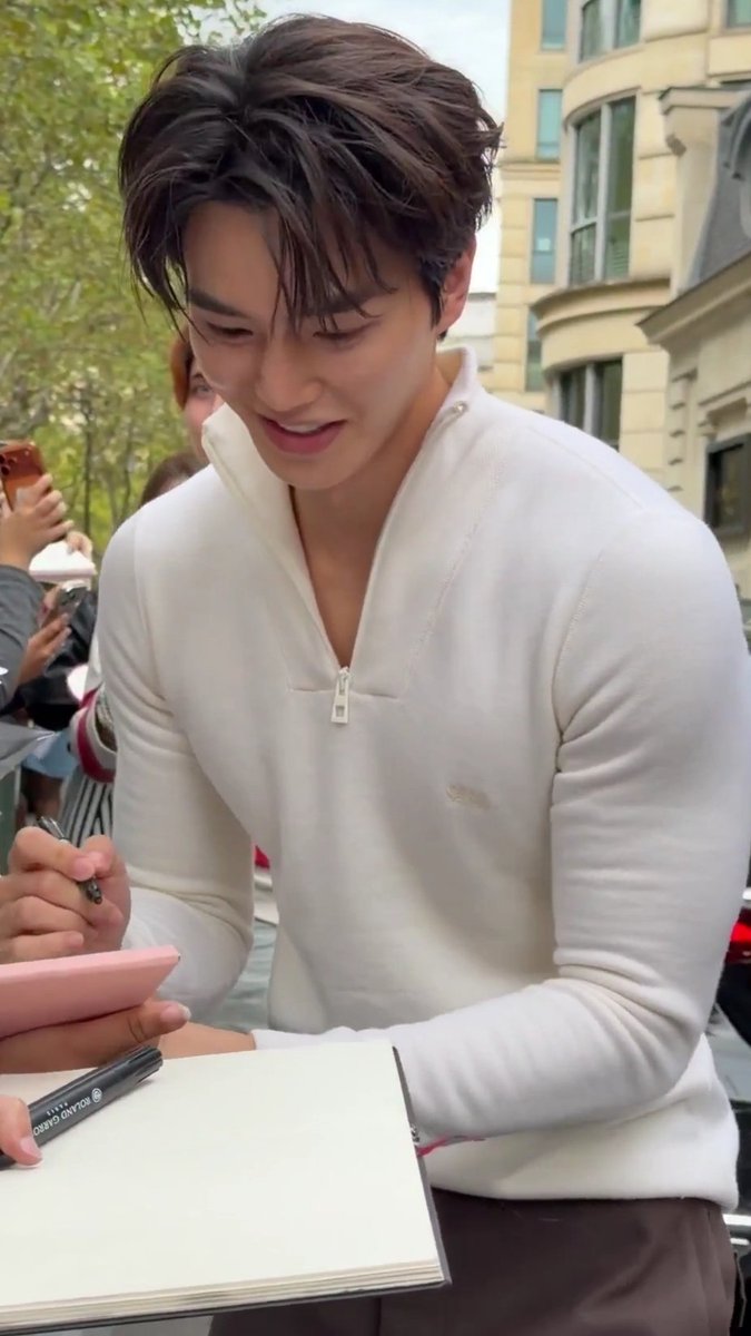 songkangbase's tweet photo. The muscles. The hairstyle. The body. The face. Dan Yi Hyuk is coming...

#WhiteScandal #SongKang https://t.co/ZarelC1Kao