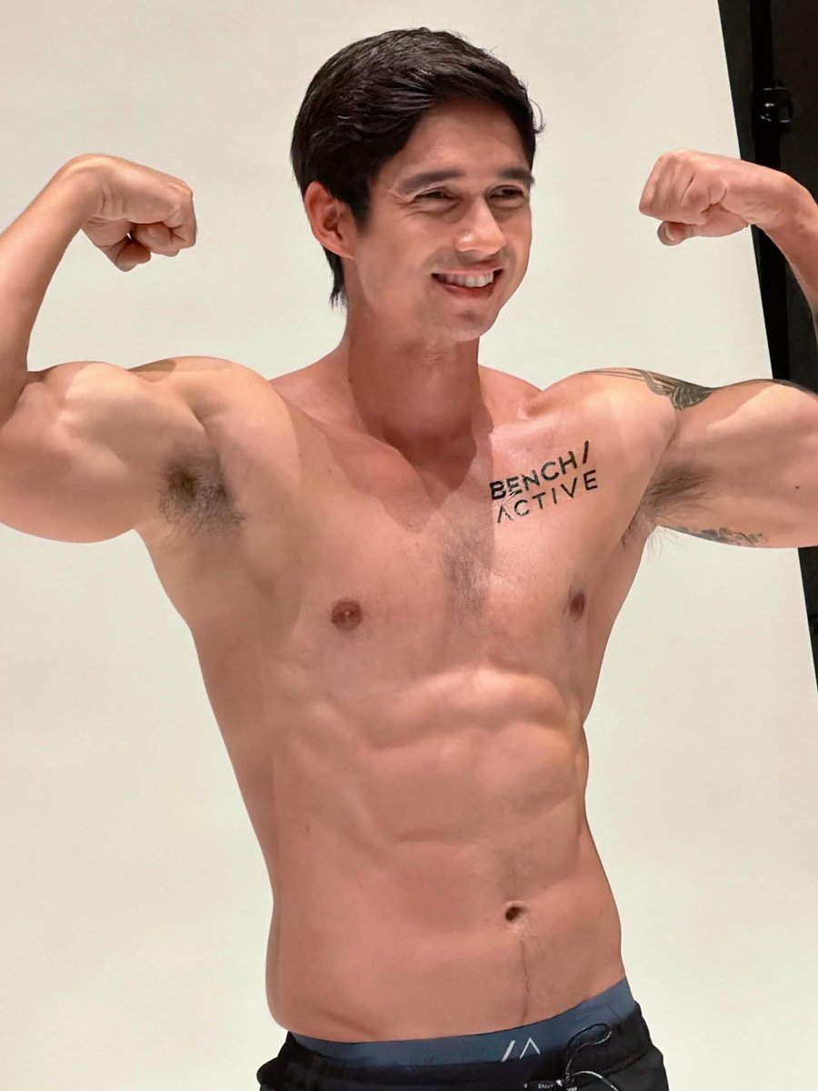 peteerpepper's tweet photo. GUNS OUT: OLIVER M. 💪🏻🤤💪🏻 https://t.co/7oVxR8H1up