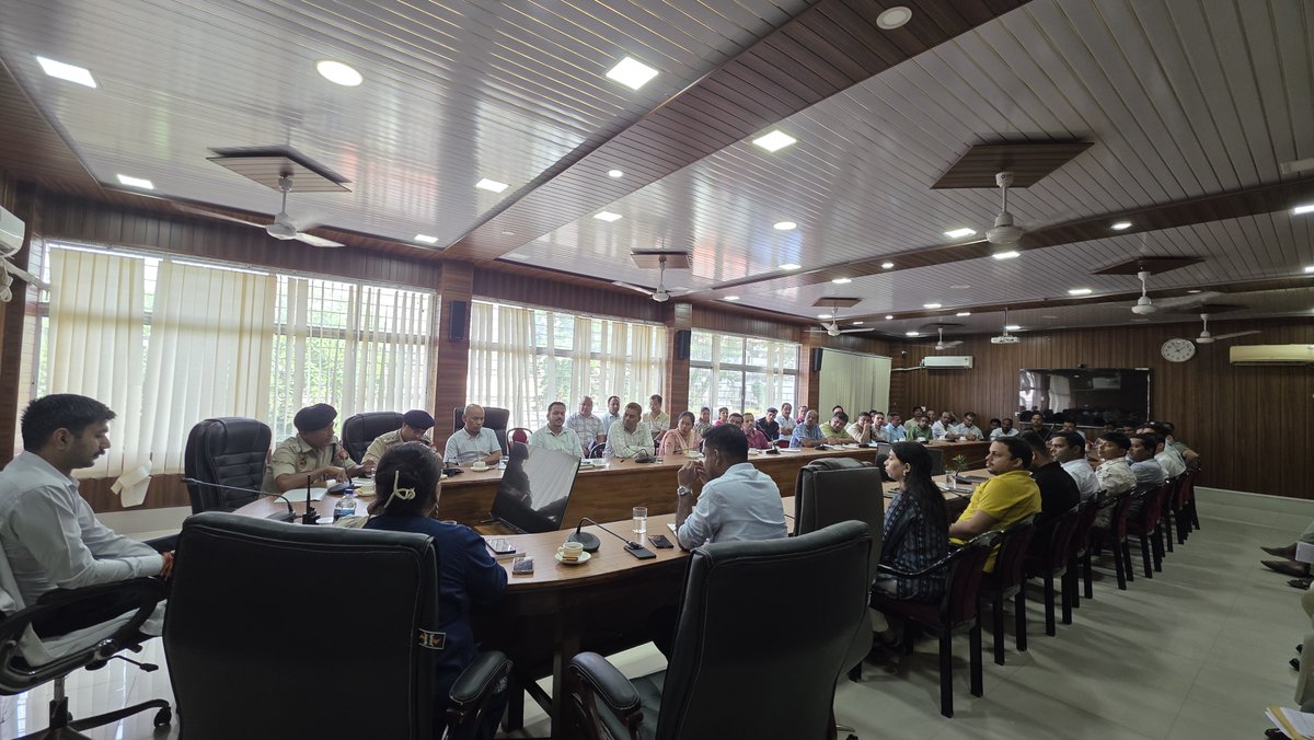 dc_hailakandi's tweet photo. District Administration under the chairmanship of DC Shri Jay Vikas, held a preparatory meeting to ensure smooth, safe and eco-friendly celebrations. Key departments were issued specific directives regarding traffic, waste disposal &amp; safety protocols.
@CMOfficeAssam
@diprassam https://t.co/rQKhTifWfr