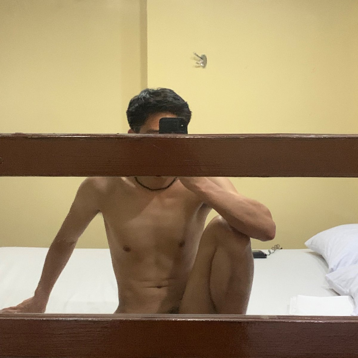 tid_roy's tweet photo. 📍Hotel Sogo Cubao EDSA 

Iniisip ko bat kasi di pwede ang solo pag sogo haha, di makasabay sa dalawahan hahahahahah, imbes na payapang tulog naoverthink pa #mlm #purebot #sogo #cubao #alterbaguio #baguio #manila https://t.co/omCR9JK4Um