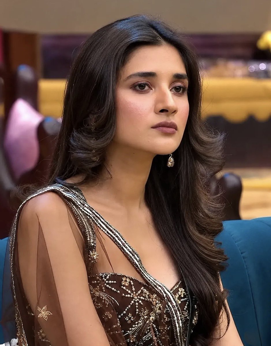 moonlitdianaa's tweet photo. her insane face card is literally irreplaceable, loved that wkw look so much, her style game is always unmatched. ✨

#kanikamann • #biggboss20 • #bb20 https://t.co/bYXlSXfSzL