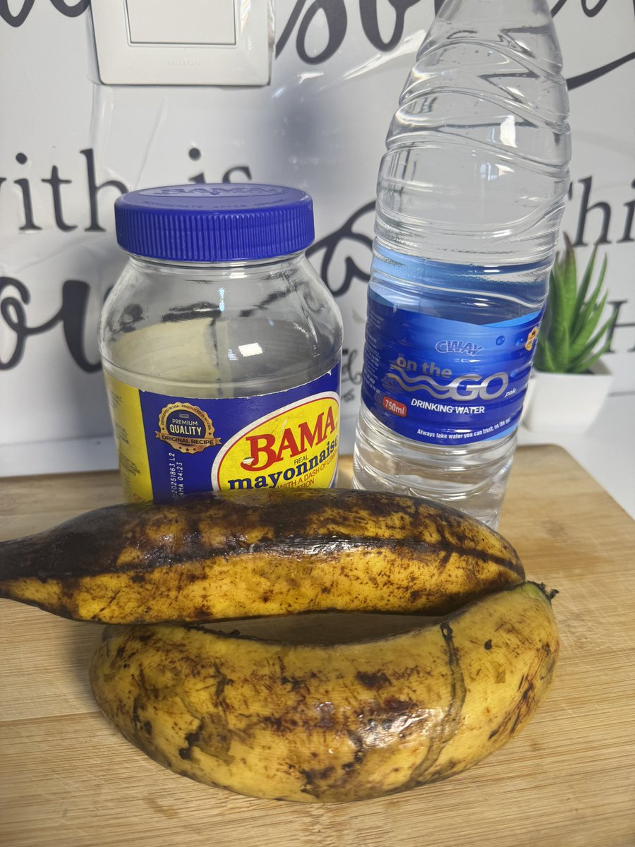 Divioptimist's tweet photo. Na mumu Dey buy palm wine when I can make it with plantain 😁 https://t.co/jSwxAY5xo2