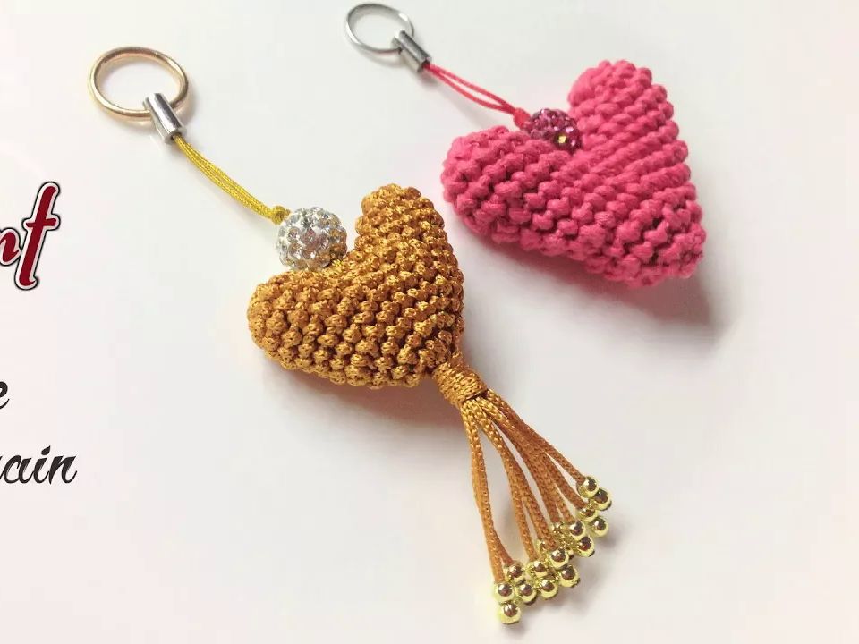 MinaLoftsa's tweet photo. Crea tu propio llavero de macramé con cordones simples! Un proyecto rápido para decorar tus llaves ， https://t.co/UziqPNAWoE