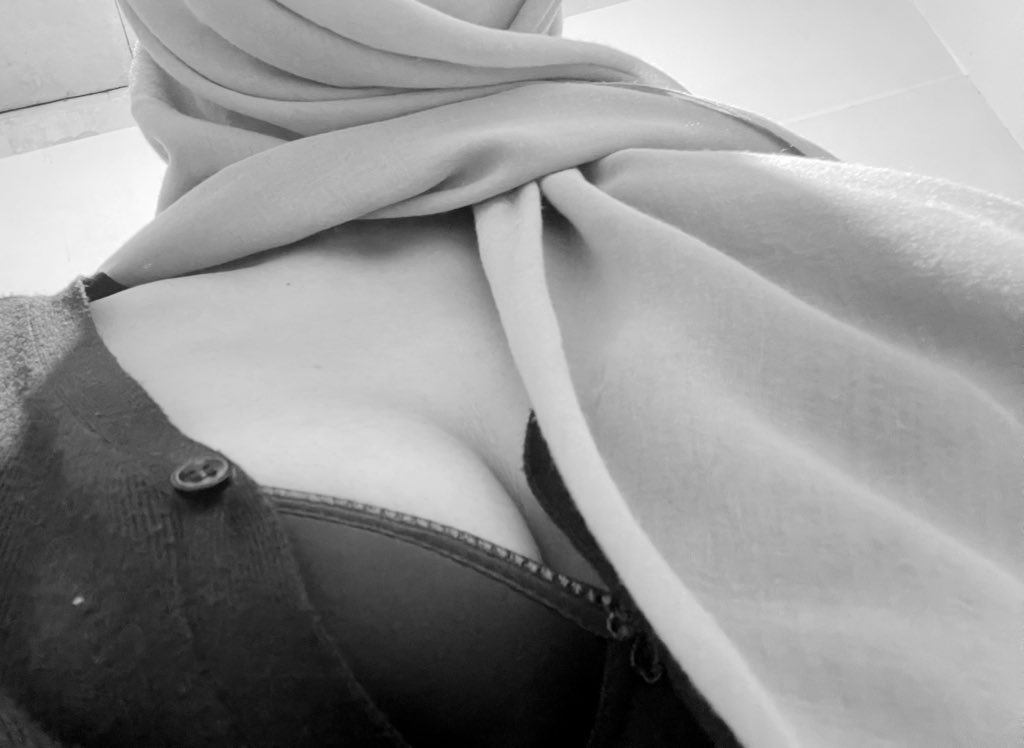 inireebeb's tweet photo. gratis asal jaga privasi, komen aja https://t.co/LI8bWOIDRO
