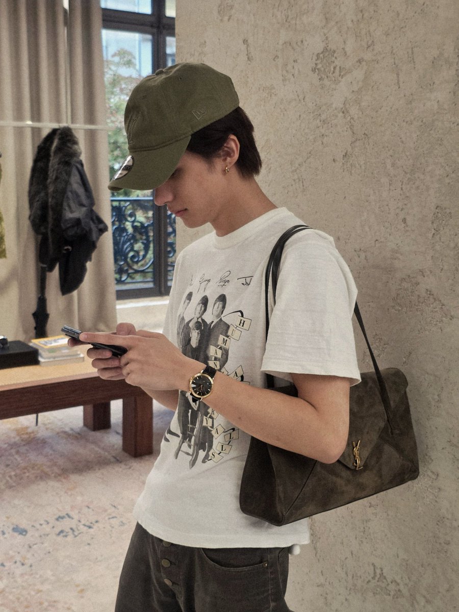 1427miles's tweet photo. : เลือกไม่ได้ก็ซื้อทั้งหมดเลยสิ ไอเหนื่อยรอยูแล้วมี้
: บอกแล้วว่าไม่ต้องตามมา ใครดื้อ?
: ไม่ตามมาก็มีคนมาจีบอีก ไอไม่อยากมีพ่อใหม่
: พูดไปเรื่อย
: 😒 https://t.co/Ci5dFXVbuK