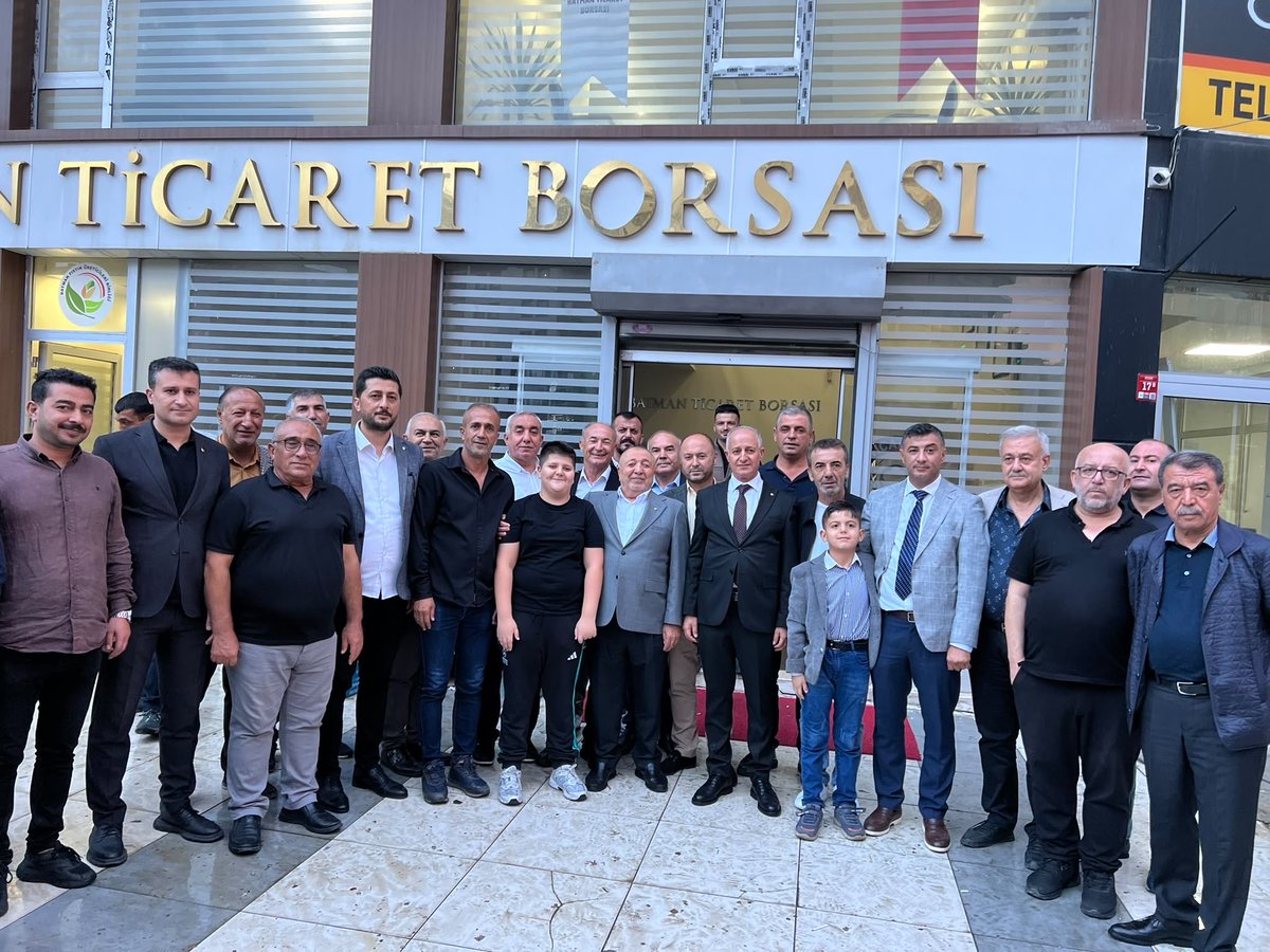 HifzullahAkda's tweet photo. Batman Ticaret Borsası seçimlerinde Başkanımız Arif Güneş Başkanlığında ve Meclis Üyelerimizle birlikte kazandık, birlikte yolumuza devam ediyoruz.@arifguness @RHisarciklioglu https://t.co/fVgb4BzyGO