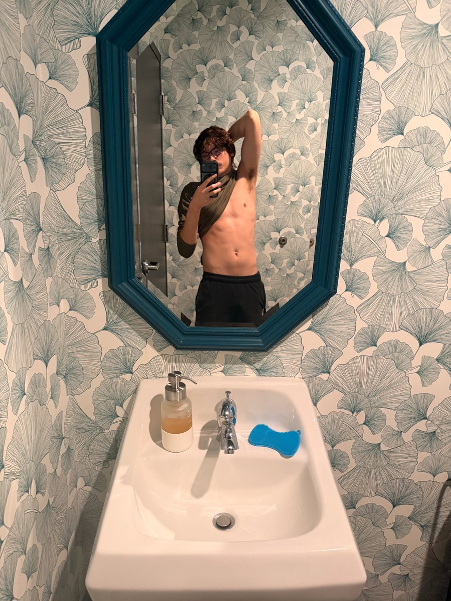 Maxxyof's tweet photo. Link in comments 😜
#gaymer #gaytwink #bwc #gayboy https://t.co/stemMRvGno
