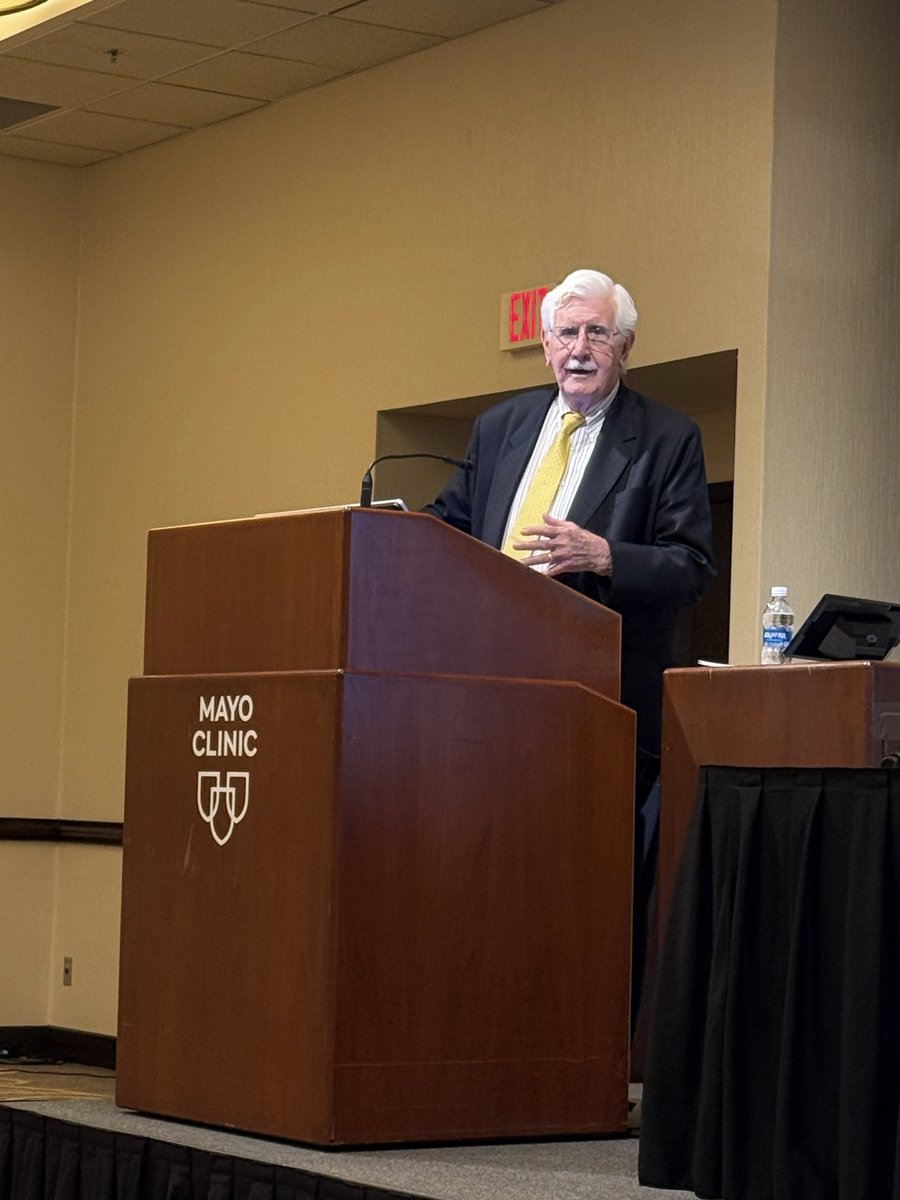 fervenzaf's tweet photo. Dr. Glassock presenting on treatment of primary podocytopaties at the Mayo GNs Course. https://t.co/gs25ocOE6O