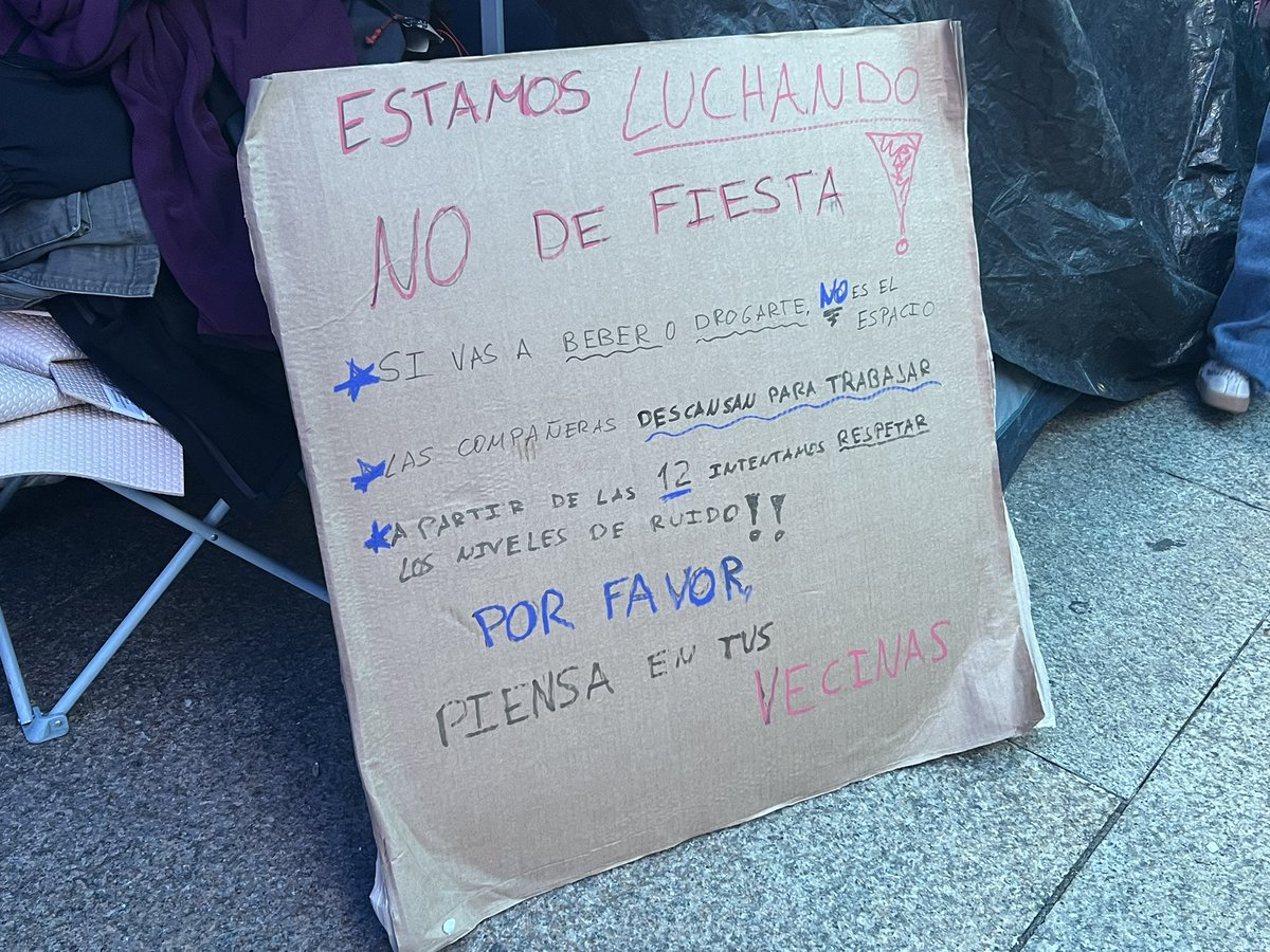 GregoriMarugan's tweet photo. “Lo de la acampada es un festival.”

La acampada: https://t.co/s5VaOwHO3N