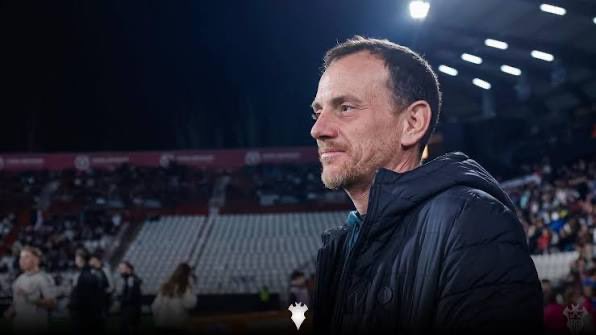 CesarHurtado's tweet photo. Tres permanencias consecutivas con la plantilla cada vez más debilitada y una Copa del Rey inolvidable, dejando en el camino al Real Madrid.

Ojalá el próximo que venga lo iguale o lo supere, aunque sabemos que no va a ser así.

Mucha suerte en el futuro, @algonfer17. https://t.co/4N86rqpunQ