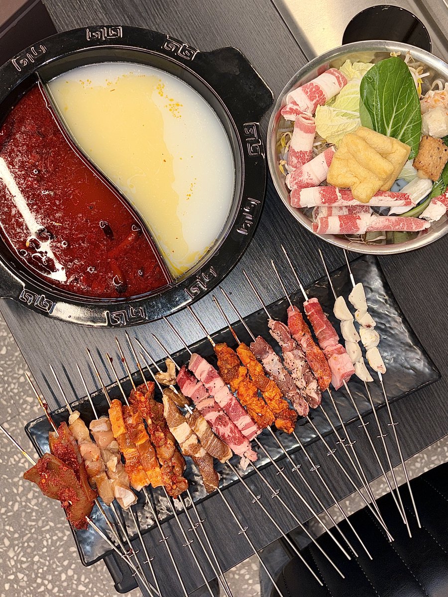 eunsangmukja's tweet photo. 저 3주만에 대전 왓어요 .. 🥰🥰🥰

여기는 한궁양꼬치훠궈 라는 곳인데
양꼬치 + 훠궈 무한리필에 23800원임.. 훌륭하죠 https://t.co/XUg5frGKFk