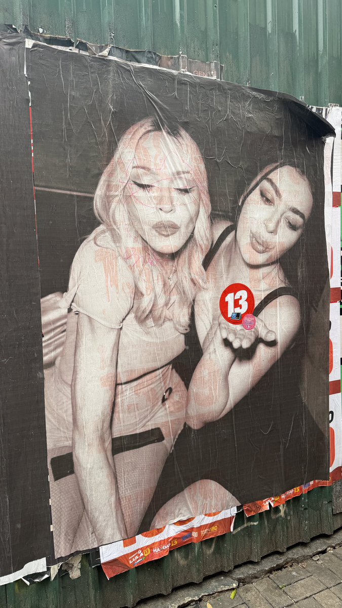 lutadorah's tweet photo. madonna e charli votam 13 https://t.co/3ZfAR5Z69C