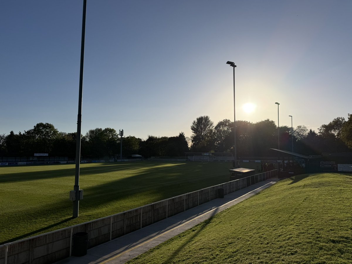 JamieAM_'s tweet photo. FA CUP action🏆⚽️

@FCTrafford V @ACFC1916 

Great entertaining match, crowd of almost 1,000 and a great advert for football at this level! 

Replay on Tuesday night, winner is one game away from 1st round proper…🙏 #UpTheColls https://t.co/QfbFbhJEuX