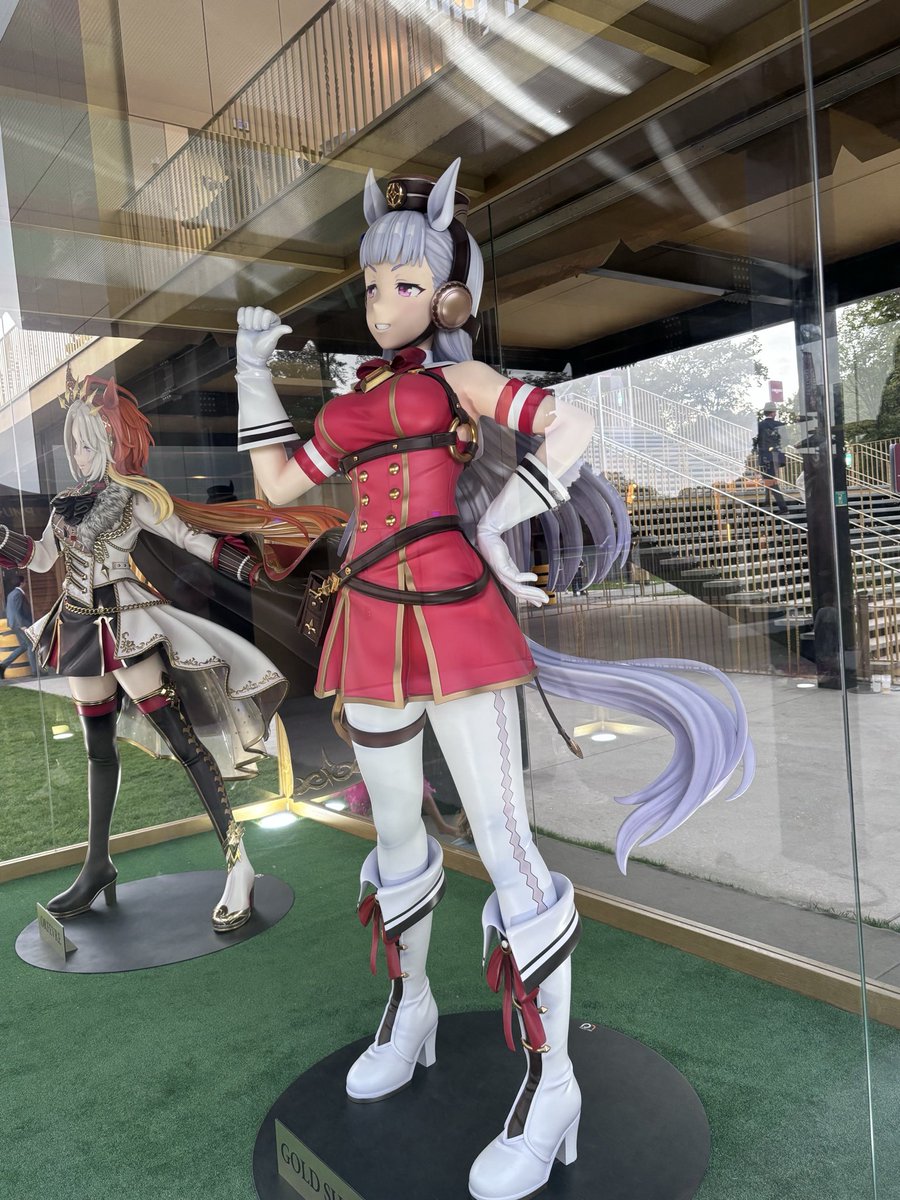 hamanasu00's tweet photo. 等身大フィギュアクオリティやばい！！

反射もやばいorz

 #ウマ娘 https://t.co/32WxS8Hrif