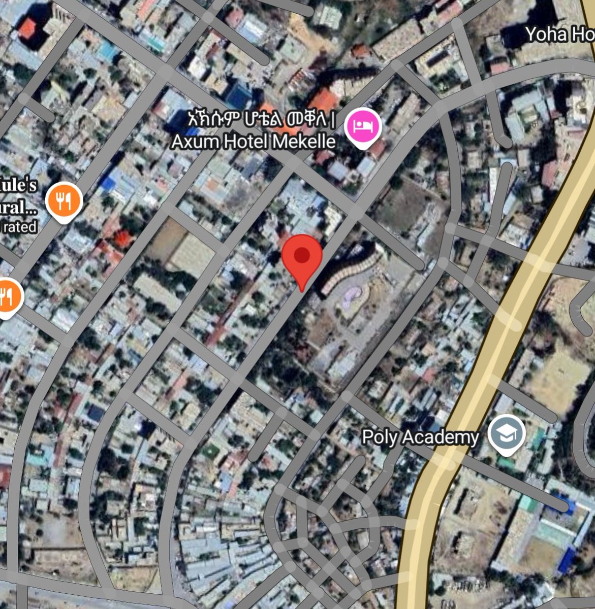 officialrnintel's tweet photo. 🇪🇹⚡- BREAKING: Ethiopian Armed Forces, ENDF, have entered Tigray's capital Mekele.

Footage, geolocated by Rerum Novarum to 13.4845516, 39.4739668, shows ENDF troops in the southeast of the city. https://t.co/MhAb1dYPWM