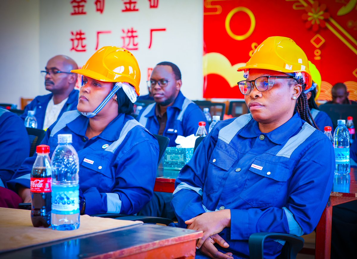 UgandaChamber's tweet photo. #ExcursionTrip ENDING WHERE THE VALUE CHAIN COMES TOGETHER.

The final technical stop of the Eastern Uganda Mining Excursion takes delegates to the Wagagai Gold Mine in Busia. #UCEM  @MEMD_Uganda @AshabaA @humfas @Patricia_Litho @PNyamutoro @DrMusenero @irenebateebe @kcbbankug @EcobankUganda @dutylex @Wagagai_Mining