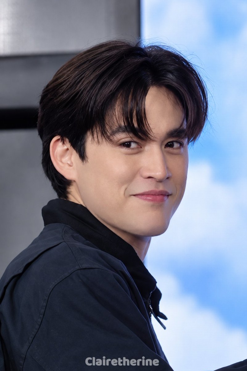 clairetherine's tweet photo. ขอให้ความเจ็บป่วยหายไปไวๆนะครับคนเก่ง อย่าป่วยอีกเลยนะครับ 🥺 จิ๋วเหมาะกับรอยยิ้มที่สุด 

JOSSGAWIN GUINZLY BIG FAM 

#GMMTVFANIVAL2026HappyFamilyxJG 
#JossGawin https://t.co/PwhfadvCjz