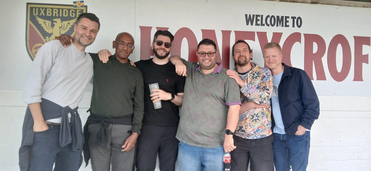 joederrett's tweet photo. @uxfc_redarmy @HungerfordTown @Dolph7800 Well done Uxbridge for the brilliant fa cup win @JFitzy6 @Dolph7800 - https://t.co/bKx4Uhdgeb