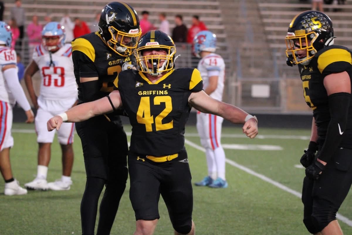 GriffFootball's tweet photo. 🏈 GRIFFINS HOMECOMING WIN! 🏈

🔥 Varsity: Gretna East Griffins 57 — Ralston Rams 37
💪 JV: Gretna East Griffins 48 — Papillion-La Vista South 6

Great weekend for the Griffins! 🏈💛💯‼️
#GretnaEast #Griffins #GameDay #GriffinPride. https://t.co/TDCCftt7y5