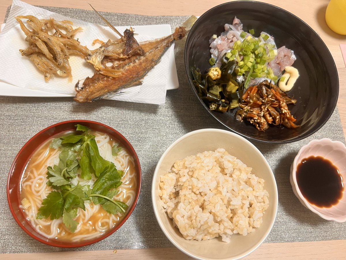 zkickhikick's tweet photo. ワカサギとアジ https://t.co/0CWxlgoJhS
