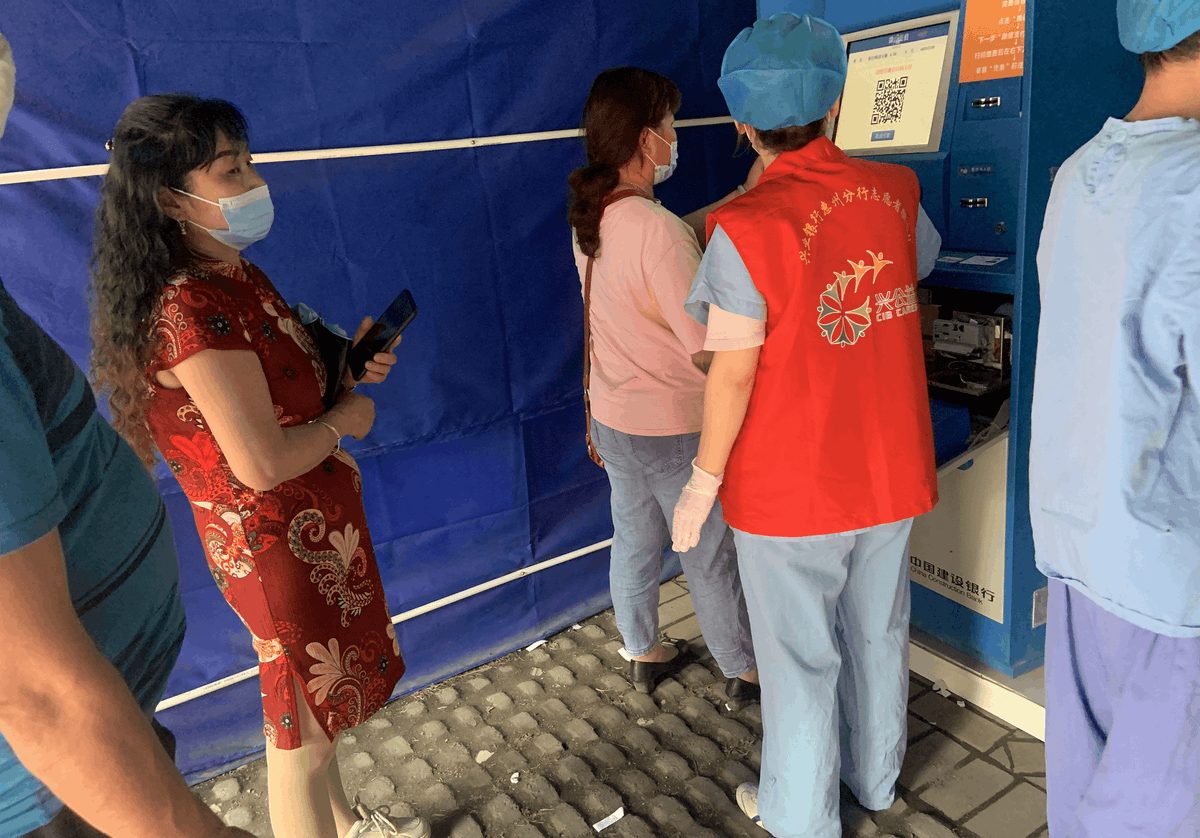 ArianaBrenmefp's tweet photo. Hoy ayudé en el banco de alimentos: distribuí 50 kits de comida a familias necesitadas. Cada pequea acción cuenta. Seguimos colaborando! https://t.co/mNGWfxqWGW