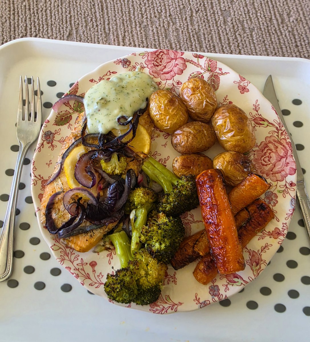 Sylviaswimsalot's tweet photo. Dinner ... spiced trout baked in low fat spread &amp; all veg baked in olive oil. A smattering of parsley sauce too ... I'm so hungry I could eat a 🐎 🙈 ... https://t.co/5l68cST9YF