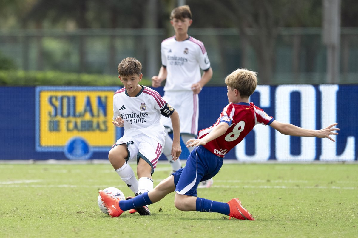 AtletiAcademia's tweet photo. 𝐋𝐀𝐋𝐈𝐆𝐀 𝐅𝐂 𝐅𝐔𝐓𝐔𝐑𝐄𝐒 | 𝐉𝐎𝐑𝐍𝐀𝐃𝐀 𝟑

Real Madrid 0-1 Atlético de Madrid Infantil B 

⚽Pablo

¡Clasificados a cuartos de final como primeros de grupo! 💪 https://t.co/VNzqhbFYXP