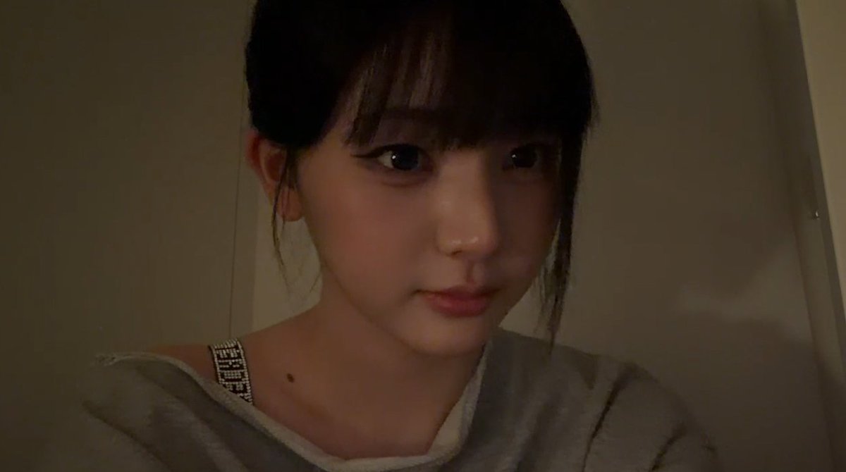 HaizulByezul's tweet photo. Even the darkness can’t hide Yeonji’s beauty.
#tripleS #트리플에스 #YeonJi #연지 https://t.co/y7Kd61eupX