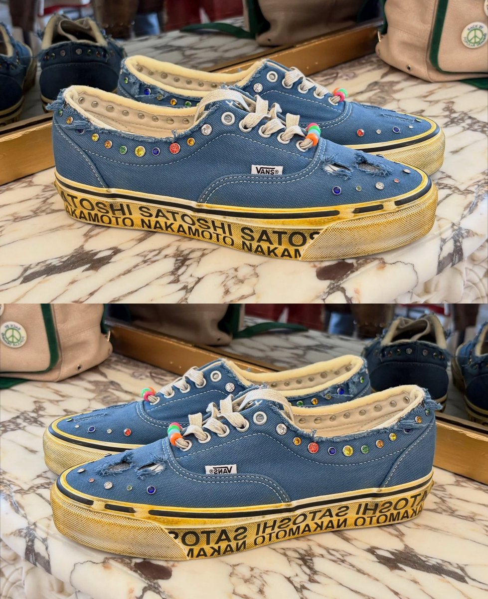 JustFreshKicks's tweet photo. Satoshi Nakamoto x Vans 💎

COMPLEXCON 2026 https://t.co/LUsewwP3QX