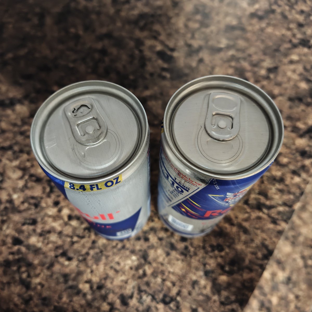 AceTacticzGFX's tweet photo. economy so bad that red bull stopped putting their logo on the tabs https://t.co/5VV1fj3Qg8