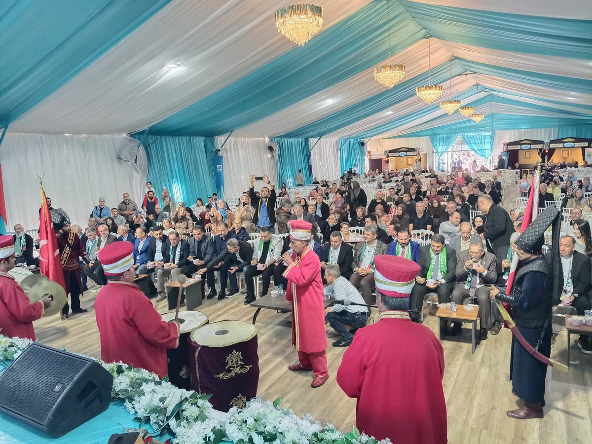 Sarikaya0zer's tweet photo. 🕌 2. Pendik Memleket Günleri kapsamında düzenlenen Kırşehirliler Günü programında hemşehrilerimizle bir araya geldik.

Kırşehir’imizin zengin kültürünü, geleneklerini ve değerlerini Pendik’te hep birlikte yaşadığımız güzel bir buluşma oldu.

Bu anlamlı programa katkı sunan başta Pendik Belediye Başkanımız Ahmet Cin olmak üzere emeği geçen herkese teşekkür ediyorum.