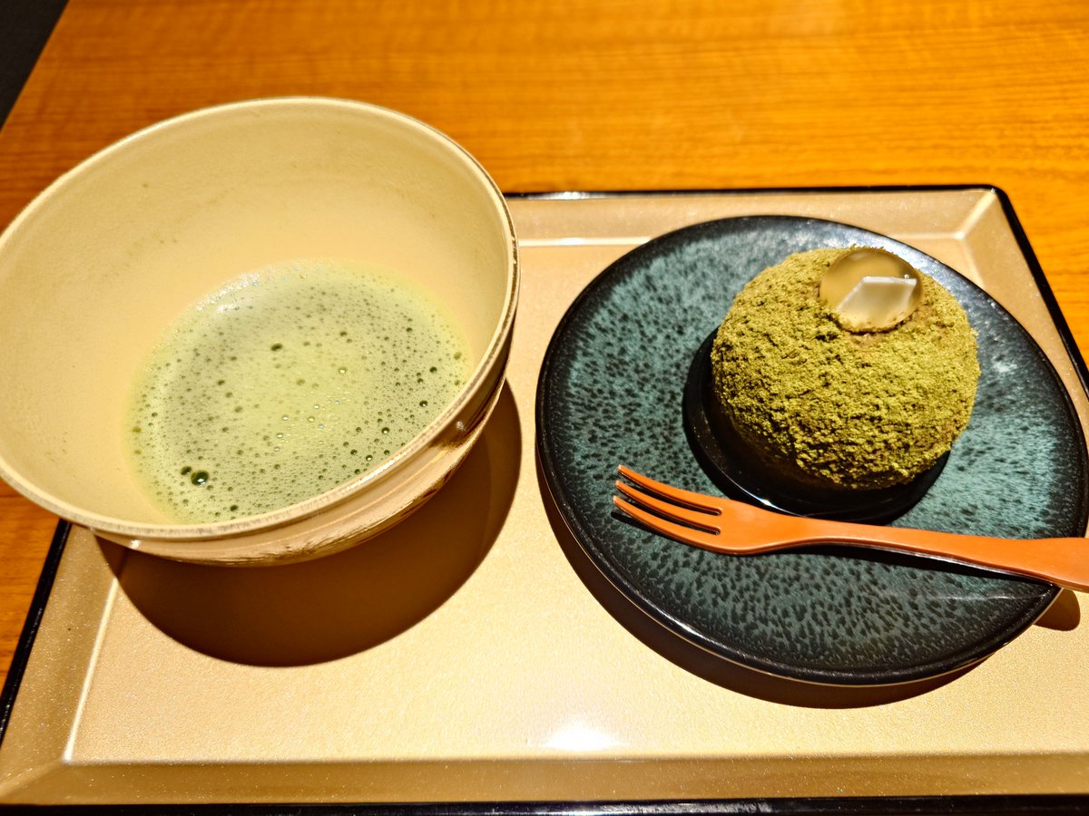 Axio_5163's tweet photo. 八戸遠征🌉
行ってみたかった時空へ🍵
見た目も、味もとっても美味でした😋
＃時空
#八戸シーガルブリッジ
#グレットタワーみなと 
#八戸線 https://t.co/ikRDldtDET