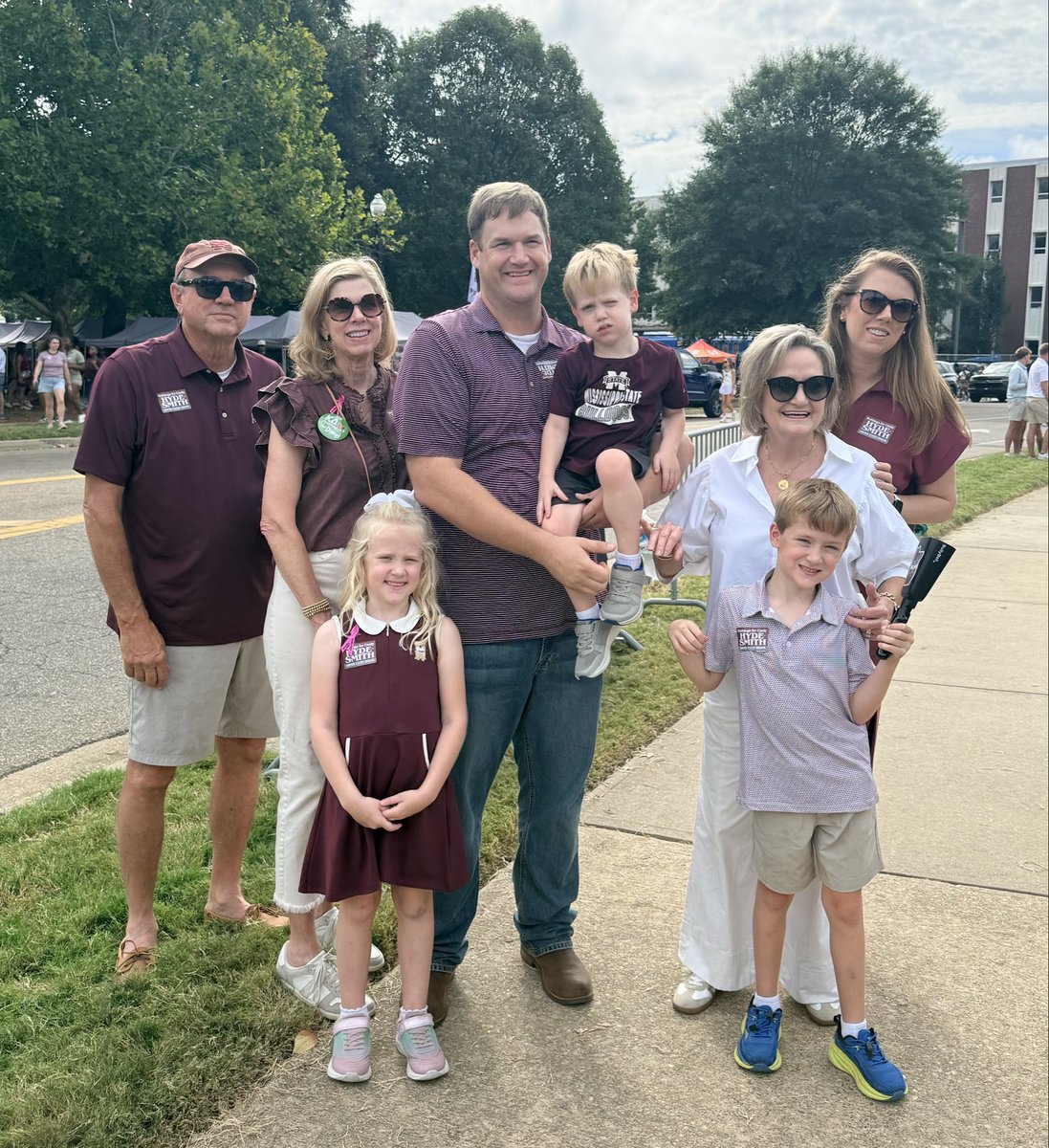 cindyhydesmith's tweet photo. Great morning Starkville! Friends, babies, and bulldogs. #HailState #VoteCindy https://t.co/Wq1zRN7dd2