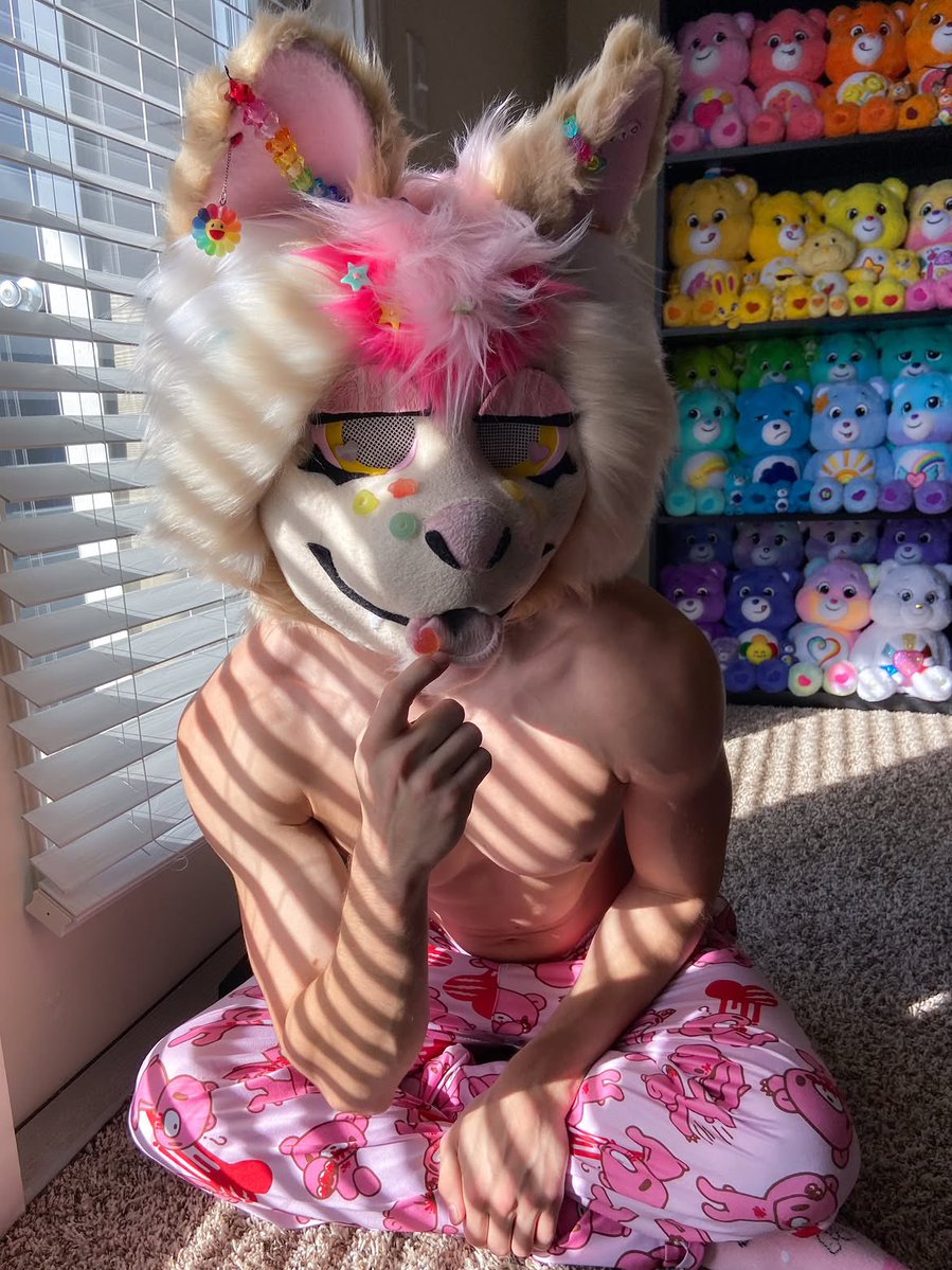 angelpubby21's tweet photo. Colourful and bright ☀️!
.
.
.
#furry #fursona #fursuit #furryfandom #furryart https://t.co/rNkbHkUuWG