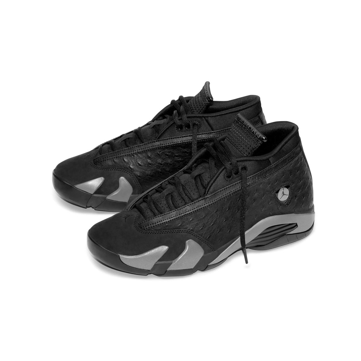 JustFreshKicks's tweet photo. OFFICIAL LOOK: Air Jordan "Black Pack" 🥷

🗓️ Holiday 2026 https://t.co/Cs8gMme11H