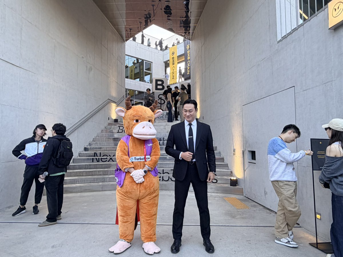 Ritabellbtc's tweet photo. @turboflow

Our TurboFlow bull was definitely one of the crowd favorites today 🐮💜 Players kept stopping by our booth to snap photos, hang out, and share the Web3 vibes with us!
#turboflow #bnb #bsc #binance #btc https://t.co/DvsdDTEEwt