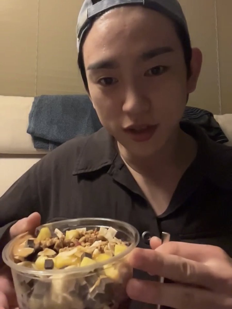 waangyoung's tweet photo. 냉미남                                 냉털남 https://t.co/JPvlFiWEpT