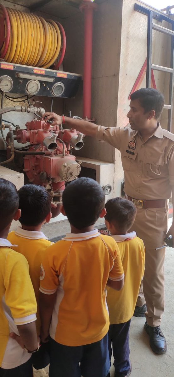 SunbeamSLN's tweet photo. Field Trip to Fire Station 

Our little learners of Nursery and KG-I went on an exciting and educational field trip to the Fire Station. https://t.co/kqsP9VzifT