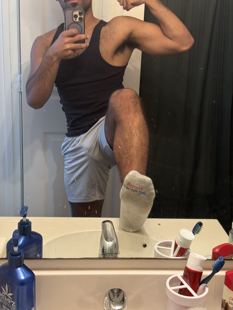 Zaymasterr's tweet photo. Bored. What pathetic freak wants to serve me? I want your wallet. Buy me gifts from my Throne Wishlist #throne #wishlist https://t.co/U4dMweKumL https://t.co/2aS7lLeJ13