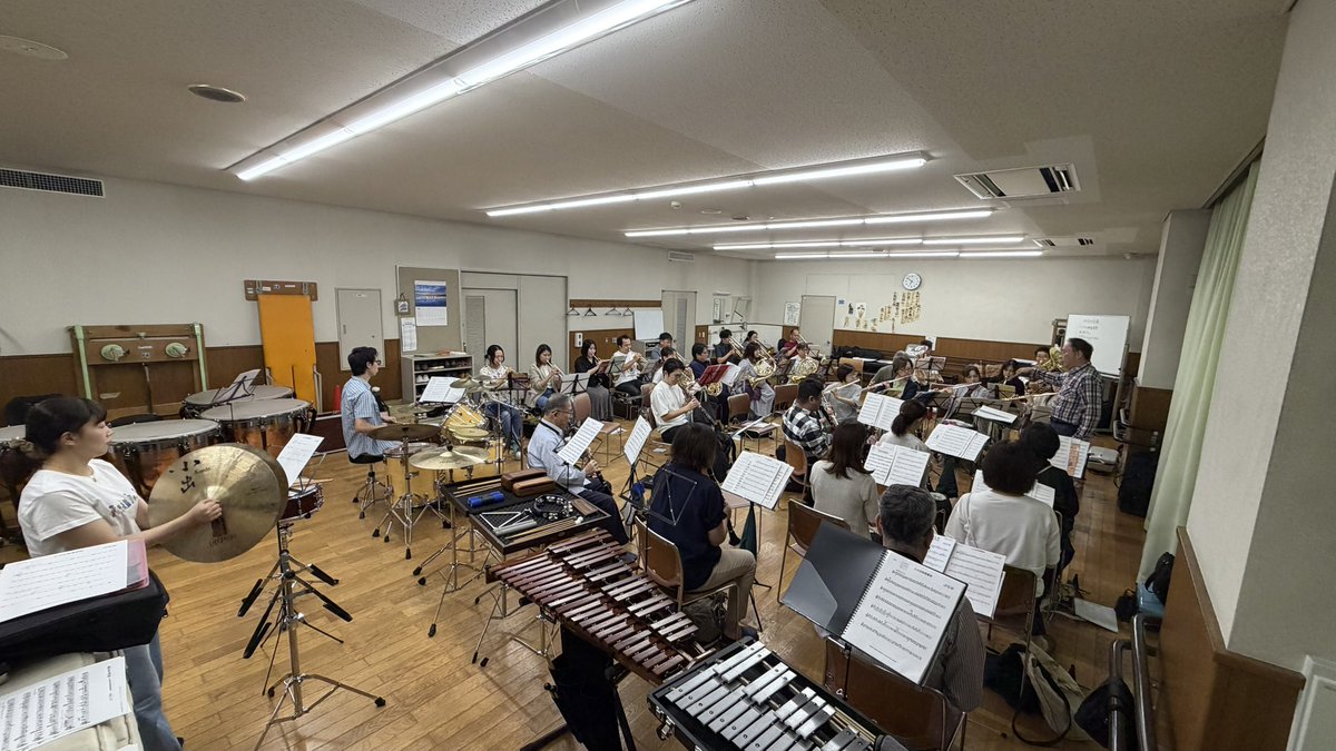 T_Academy's tweet photo. 今回は10/20(火)の幼稚園演奏へ向けた合奏でした🎺
楽譜係も兼任中のSNS担当は、練習前に楽譜倉庫の整理も行いました。リードやスミスなどの大曲も多数所有しています‼️
次回定期演奏会に向けた大曲のお試し合奏も進行中👀
見学・入団ご希望の方はHPからお問い合わせください✨️ https://t.co/gPtOLATe9H
