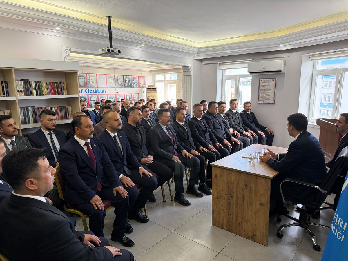 ayyildirim1's tweet photo. Ülkü Ocakları Antalya İl Başkanlığımızı ziyaret ederek il yöneticilerimiz, ilçe Ocak başkanlarımız ve kıymetli ülküdaşlarımızla bir araya geldik.

Teşkilat çalışmalarımız ve yürütülen faaliyetler üzerine istişarelerde bulunarak önümüzdeki döneme ilişkin değerlendirmeler yaptık. 🇹🇷