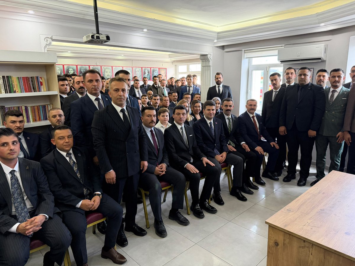 ayyildirim1's tweet photo. Ülkü Ocakları Antalya İl Başkanlığımızı ziyaret ederek il yöneticilerimiz, ilçe Ocak başkanlarımız ve kıymetli ülküdaşlarımızla bir araya geldik.

Teşkilat çalışmalarımız ve yürütülen faaliyetler üzerine istişarelerde bulunarak önümüzdeki döneme ilişkin değerlendirmeler yaptık. 🇹🇷