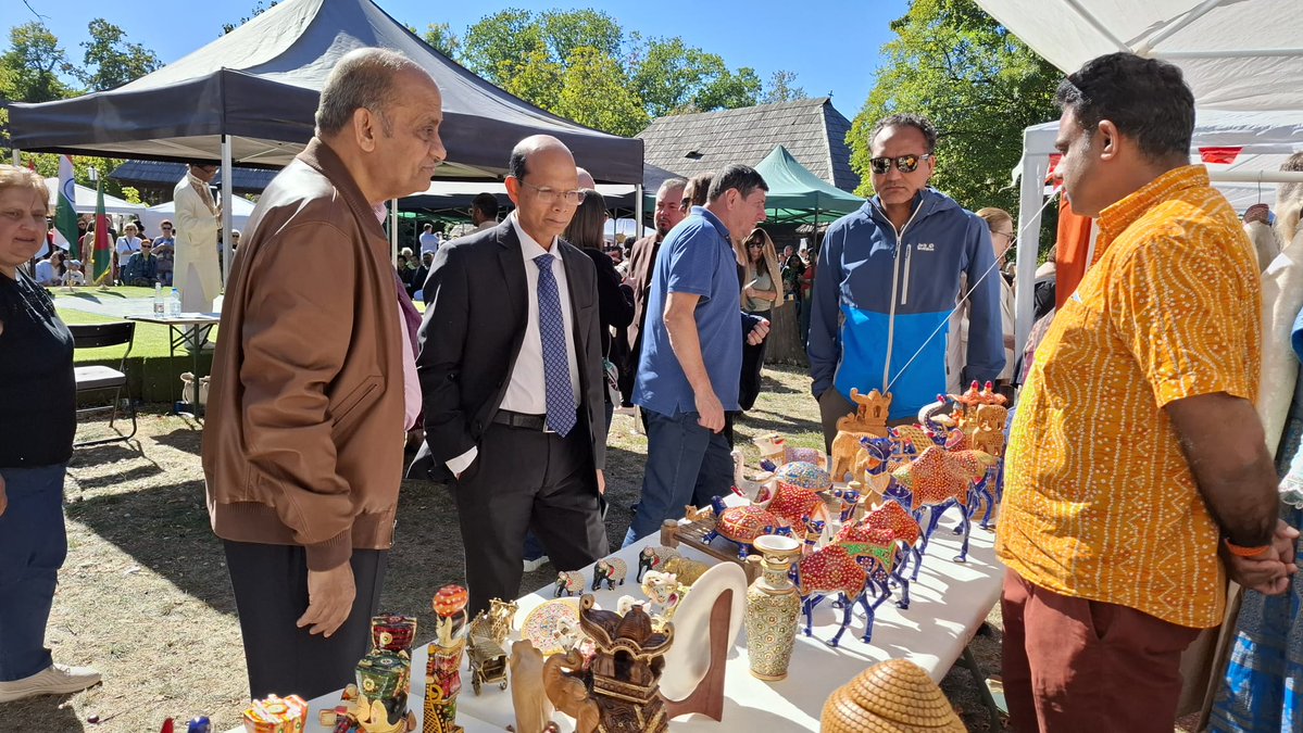 eoiromania's tweet photo. 🇮🇳🌏 India at the 4th Asia Cultural Festival 2026 🎭

✨India participated in the 4th Asia Cultural Festival 2026, held on 3 October 2026 at the Dimitrie Gusti National Village Museum. 

🇮🇳🇷🇴India was among the participating countries showcasing its rich cultural heritage through vibrant cultural performances, celebrating the diversity, traditions and artistic expressions of Asia. 

💃🪷The festival provided a wonderful platform for cultural exchange, bringing together diverse Asian traditions and strengthening people-to-people connections and cultural friendship. 🤝🌏

#AsiaCulturalFestival2026 #IndiaInRomania #EmbassyOfIndia #IndianCulture #CulturalDiplomacy #PeopleToPeopleTies #IndiaRomania 🇮🇳🇷🇴