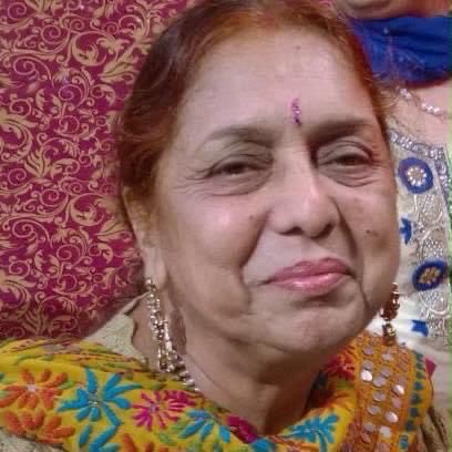 RuchiAngrish's tweet photo. Mom passed away this afternoon. Past one week she fought for her life but in the end the fight for survival was too much for her frail body . Praying for her soul. May she rest in peace 🙏🏼😭💔 https://t.co/7tjOW5X7Ym