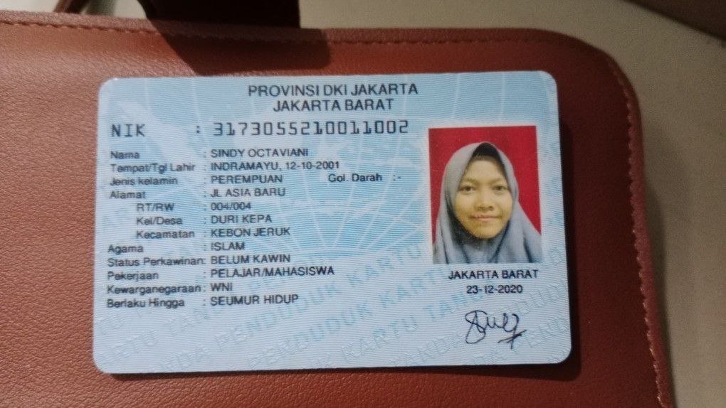 oceanndeepf's tweet photo. @IsmiMahda38819 sekomplotan keknya wkwk, nih juga gue ketipu belasan juta. gue gatau itu beneran ktp dia atau bukan tapi itu yg dikasih dia ke gue, dan triknya sama persis https://t.co/W3ERmx07d2