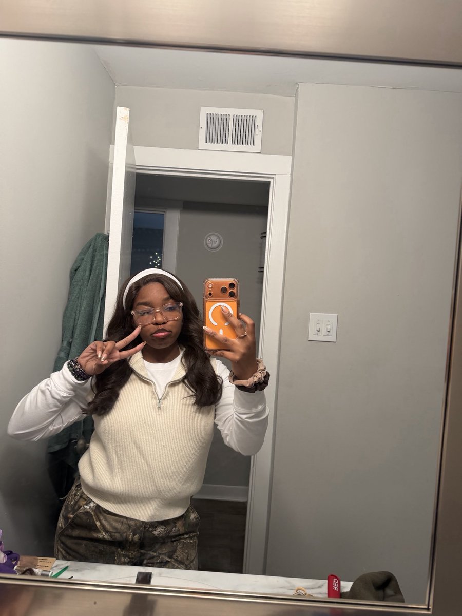 gb_beanie's tweet photo. where are my other gorgeous goddesses and dommes? 🍯 im heading to the pumpkin patch today 🎃
findom humanatm paypigs https://t.co/50CD0YYit0