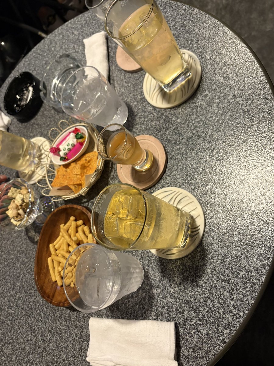 Rin_23_59's tweet photo. 山崎の25万くらいするやつもろた🍻 https://t.co/xdPz1E0nwt