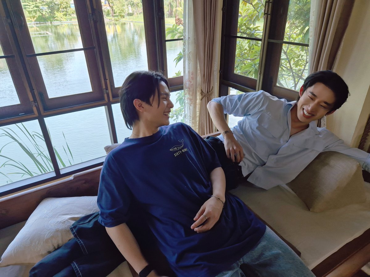 JprangPattana's tweet photo. จุดพักสายตาของพี่ 
#YouManiacSeriesEP6 https://t.co/hgxZzpOCVd