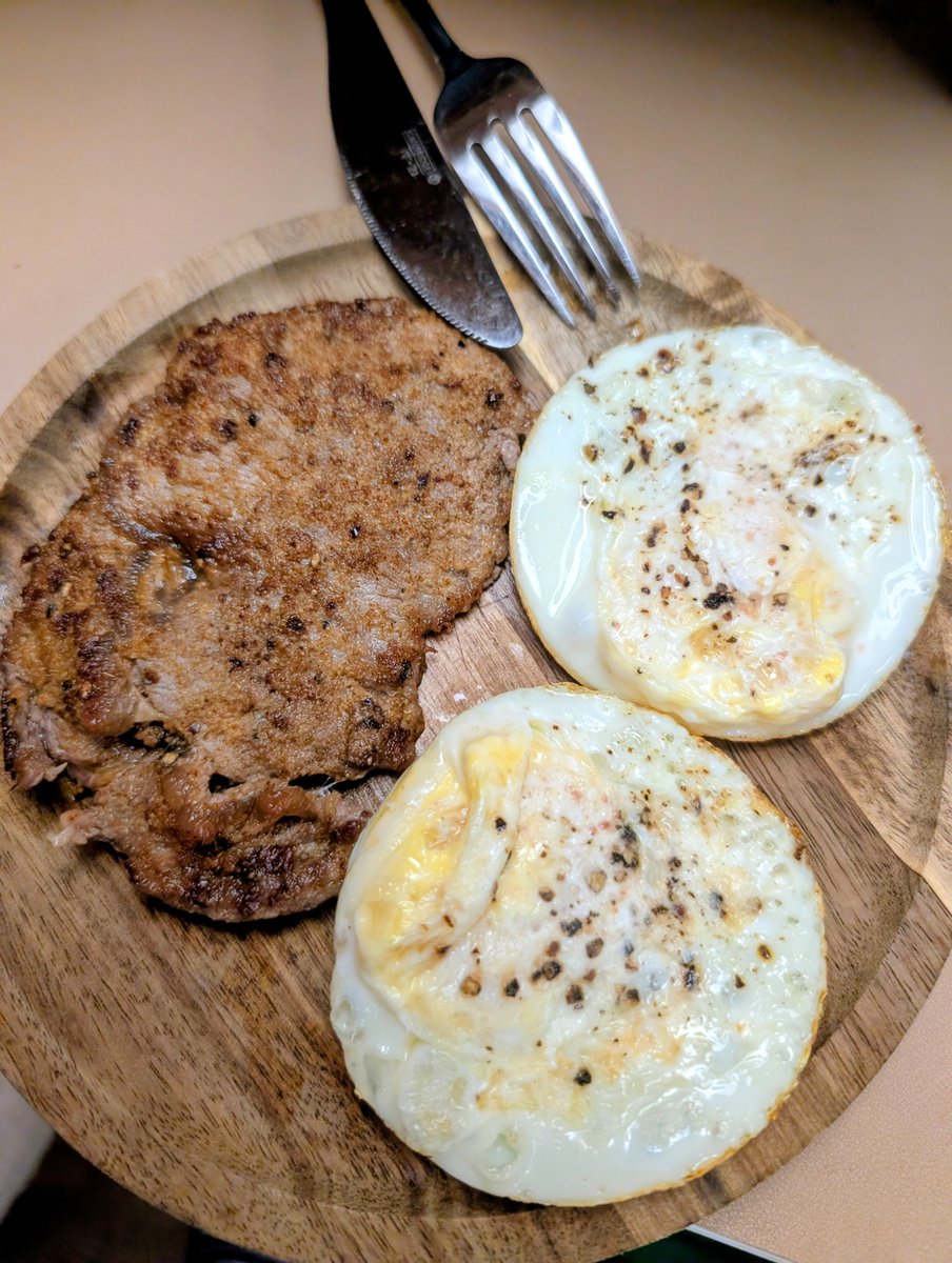 0rdinaryWeed's tweet photo. Steak and eggs. #foodporn #fatstatus https://t.co/lgn5BoPCf3
